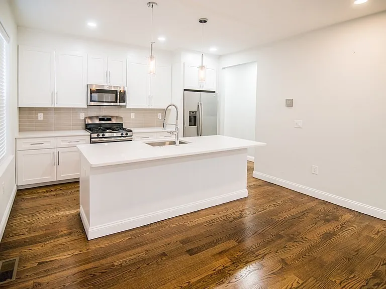 757 Washington St #2 — Photo 11