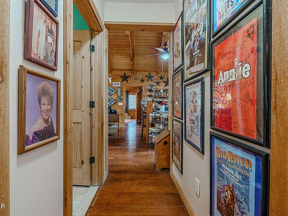 4th image of 1905 Turkey Hollow Ln