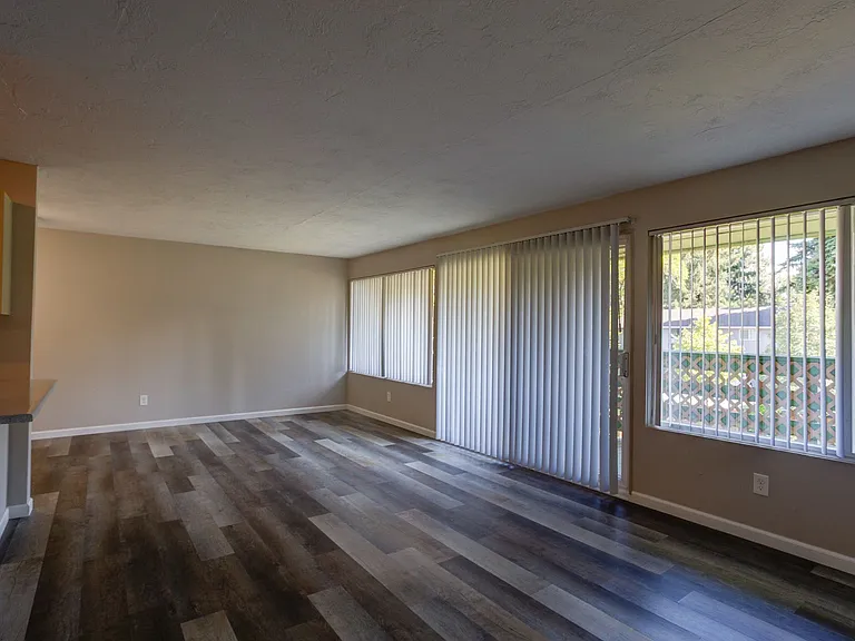 Sierra Terrace — Photo 7