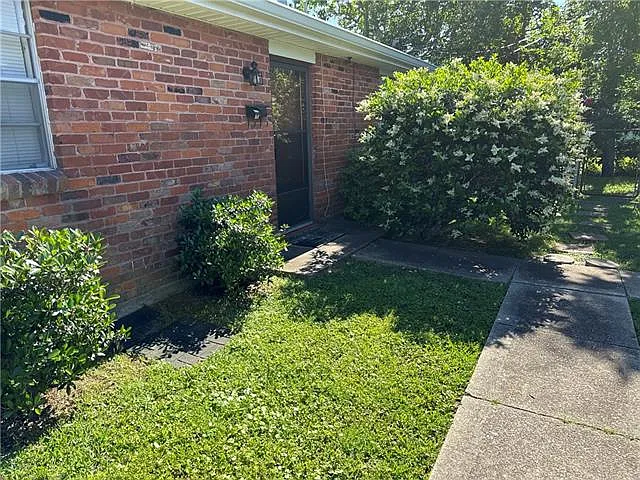 2804 Longwood Dr #C — Photo 7