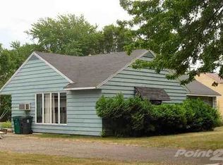 352 2nd St E, Tracy, MN 56175