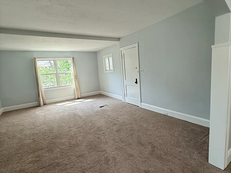 1333 Gladys Ave #UP — Photo 5