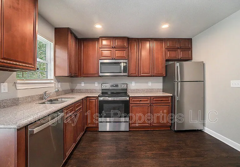 6303 NE 44th St — Photo 9