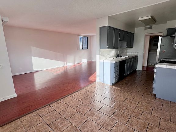 4th image of 7442 Hazeltine Ave APT 204