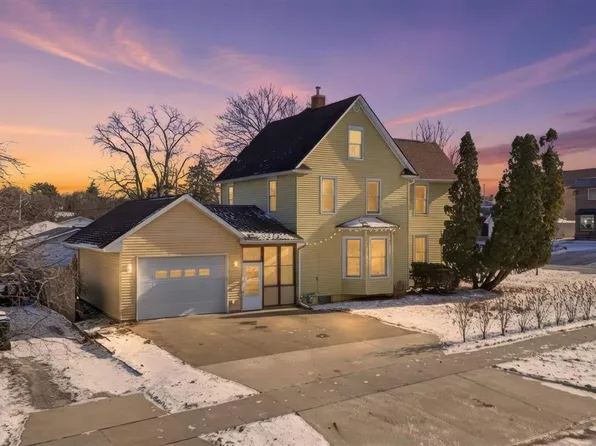 2212 F St, Iowa City, IA 52245