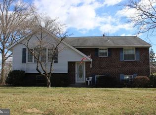 855 Bridle Ln, Warrington, PA 18976
