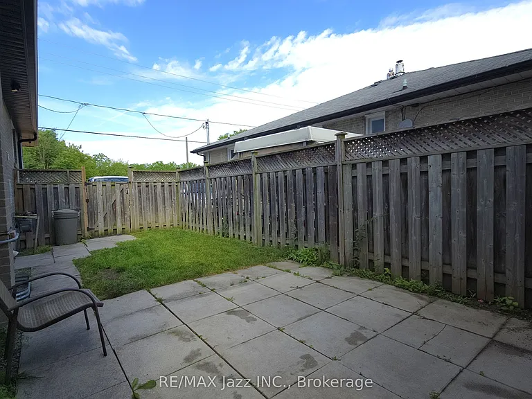 127 Lupin Dr #BASEMENT — Photo 20