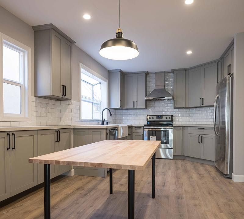 1st image of 1240 Royal Crest Dr