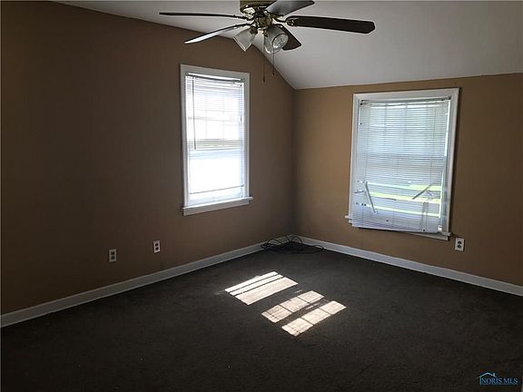 2nd image of 414 W Crawford Ave