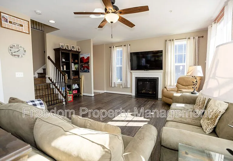 2425 Morgans Point Dr — Photo 15