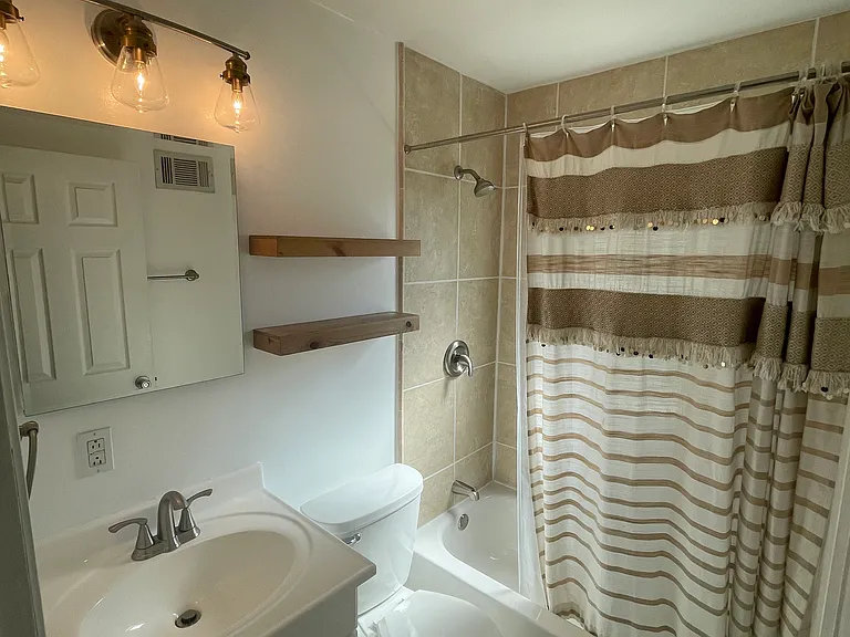 6936 Ravenscroft Dr — Photo 18