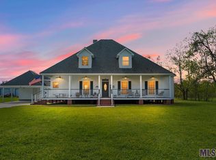 11202 Beco Rd, Saint Amant, LA 70774