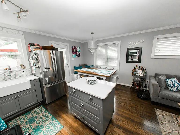6728 Kenyon Dr — Photo 3