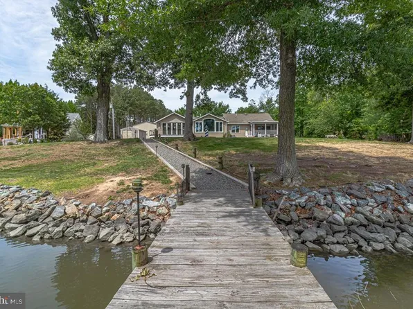 47 Edgewater Dr, Heathsville, VA 22473