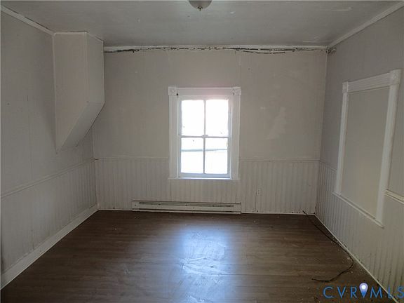 4th image of 1131 Wilcox St