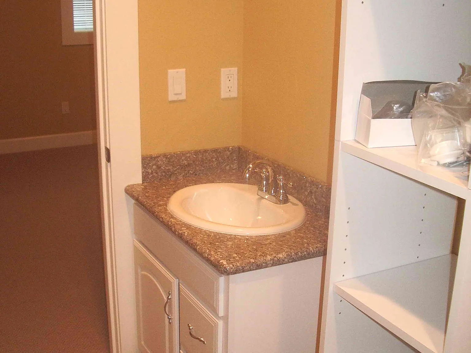 2 bed, 850 sqft, $2,600 — Photo 4