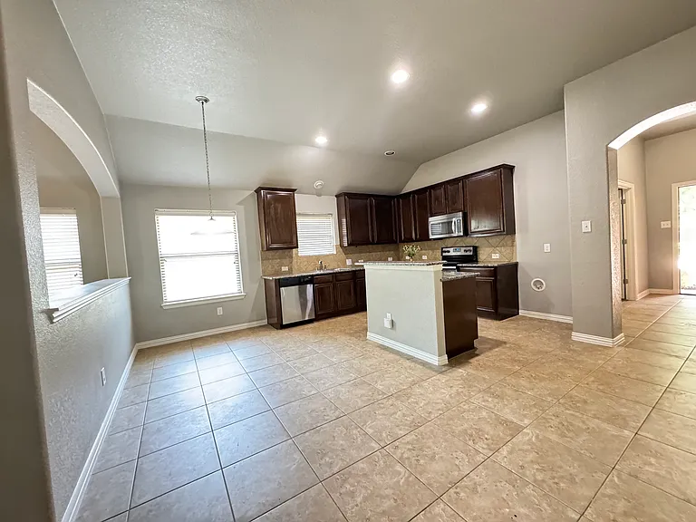 6440 Parkstone Way — Photo 6