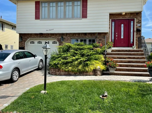 300 Hagan Pl, Secaucus, NJ 07094