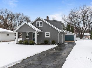 1420 N Owaissa St, Appleton, WI 54911