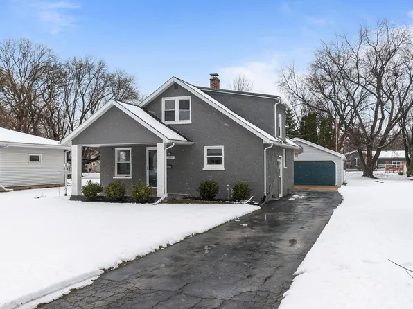 1420 N Owaissa St, Appleton, WI 54911