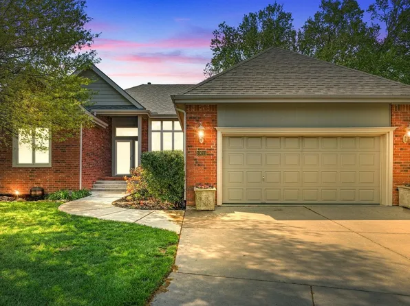 10011 E Churchill St, Wichita, KS 67206