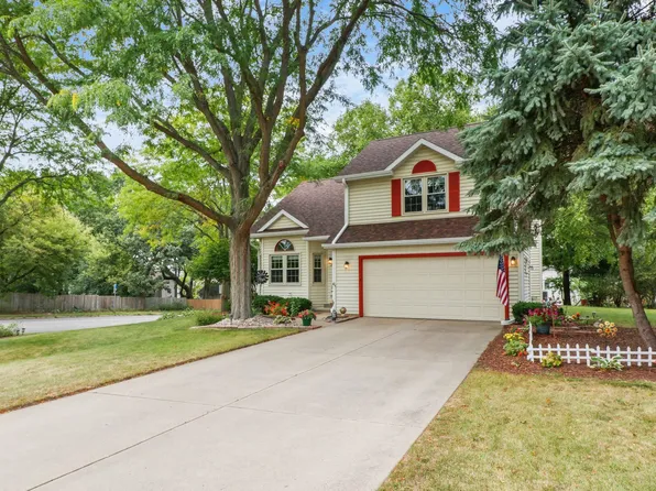 2 Cottonwood Cir, Madison, WI 53704