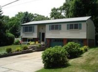 2703 Oakmoor Dr, Allison Park, PA