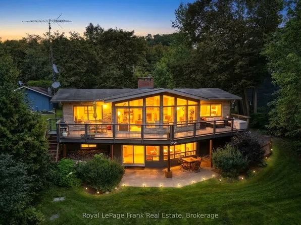 156 Acton Rd, Uxbridge, ON L0C 1H0
