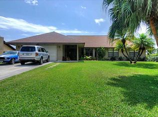 6166 SE Circle St, Hobe Sound, FL 33455