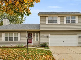 3104 Amy Dr, Champaign, IL 61822