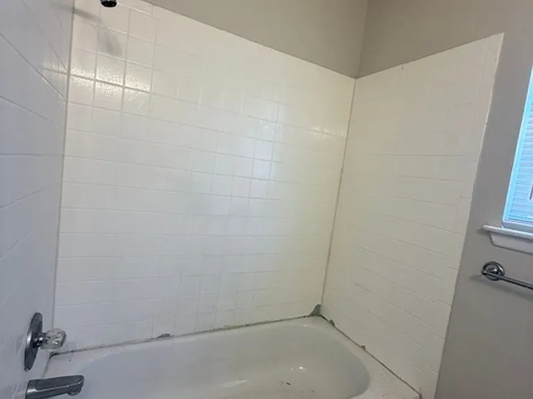 3933 Wake Forest Ln — Photo 15