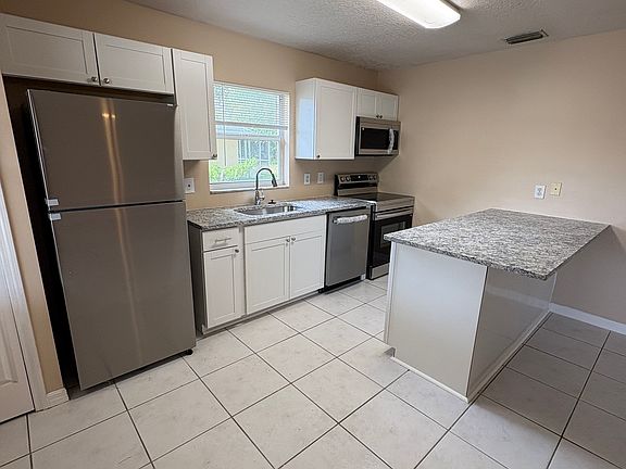 2nd image of 47 Eton Ln #A