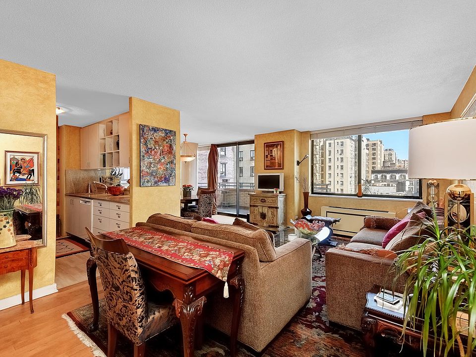 1st image of 275 W 96th St APT 12D