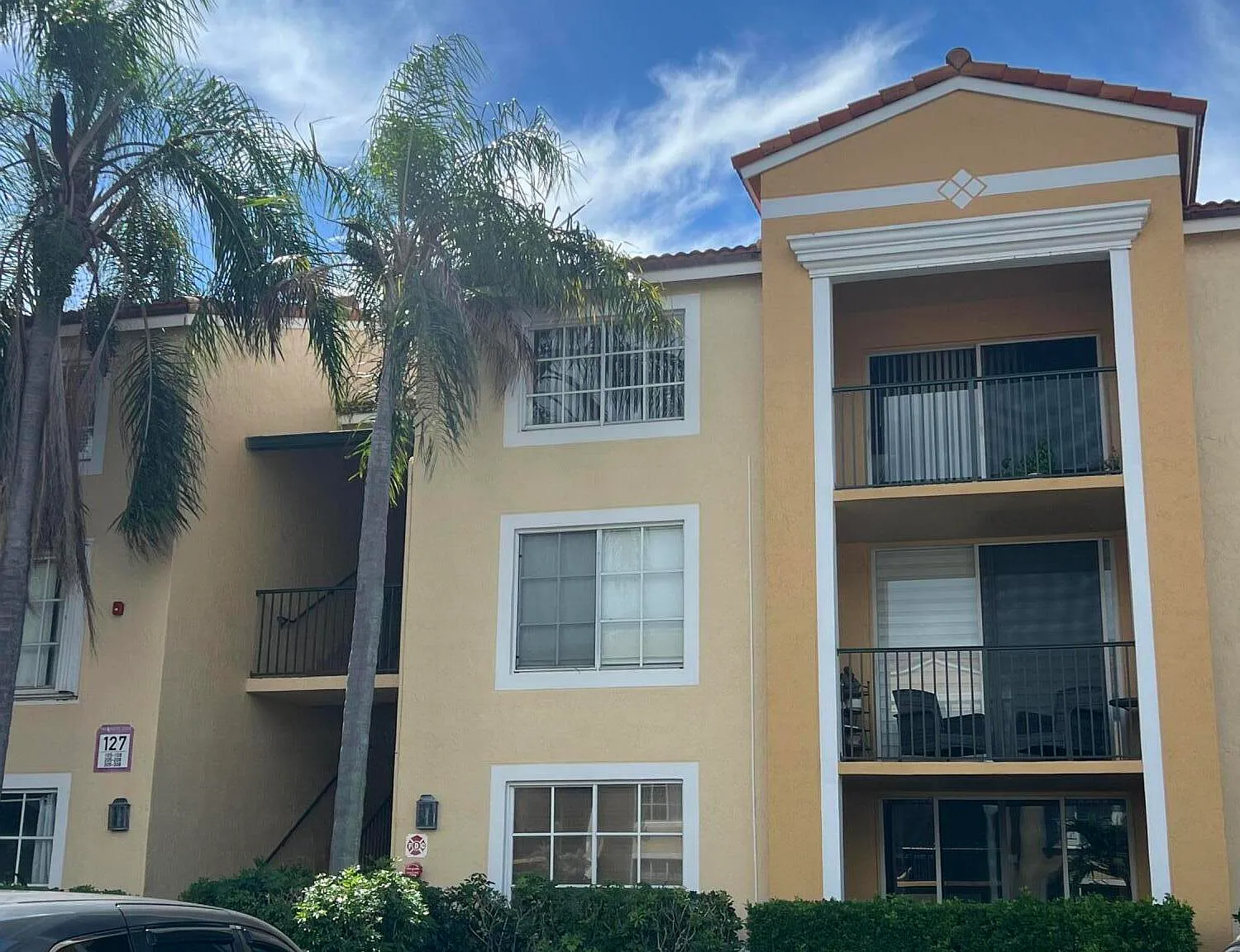 2 bed, 2.0 bath, 1036 sqft, $3,000 — Photo 2