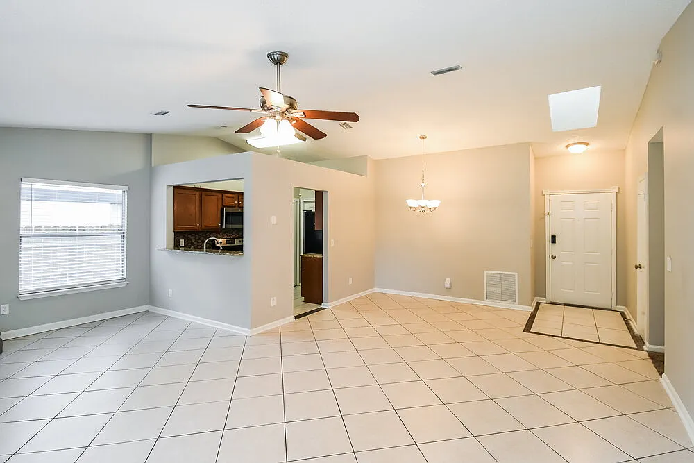 4 bed, 2.0 bath, 1444 sqft, $1,925 — Photo 3