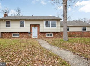 1601 White Oak Ln, Williamstown, NJ 08094