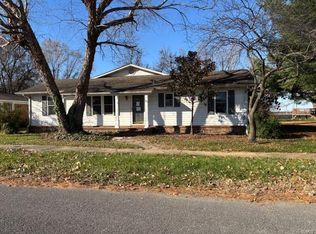 1010 McNew Dr, Bernie, MO 63822
