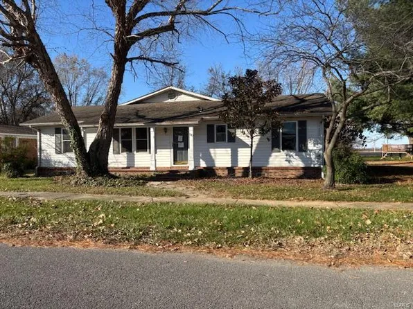 1010 McNew Dr, Bernie, MO 63822