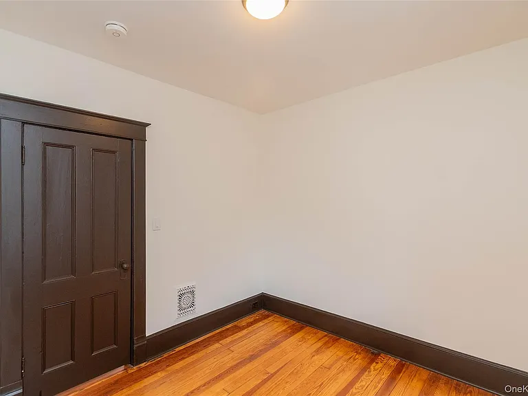 15 Taylor Ave — Photo 9