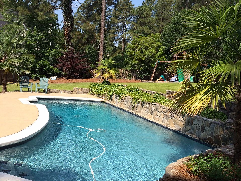 2nd image of 213 Aiken Hunt Cir