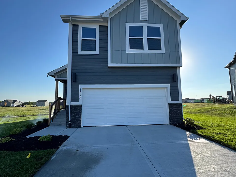 1428 SE Vantage Dr