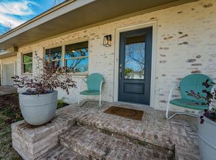 407 N Edison St, Fredericksburg, TX 78624