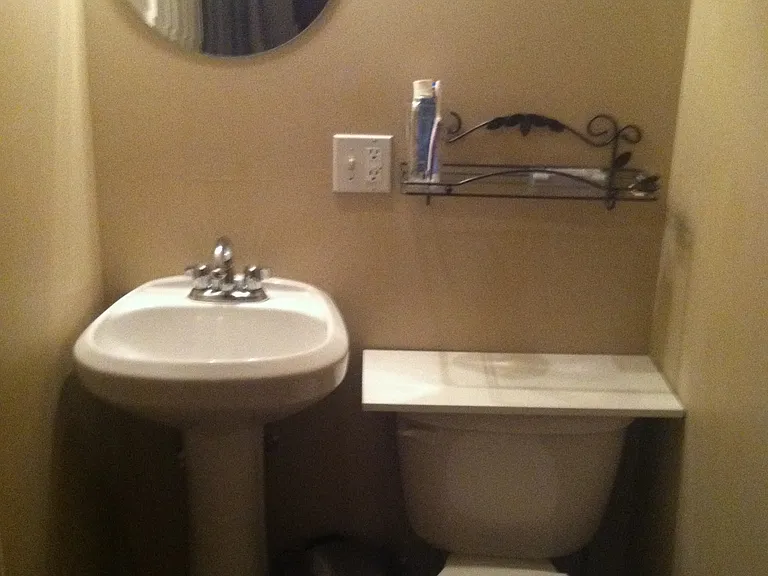 468 N Highland St — Photo 8