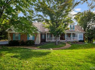 237 Saint Andrews Dr, Saint Albans, MO 63073