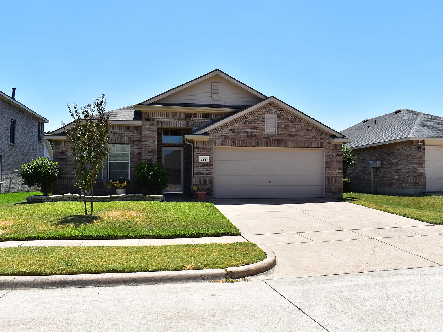 3 bed, 2101 sqft, $2,700 — Photo 1