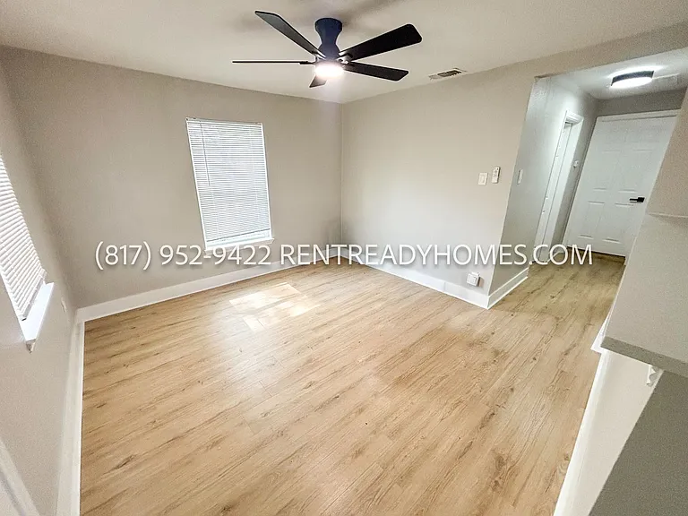 404 Oak St — Photo 9