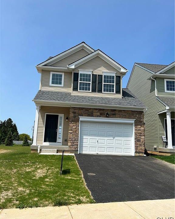 1st image of 3200 W Huntington Ln #4