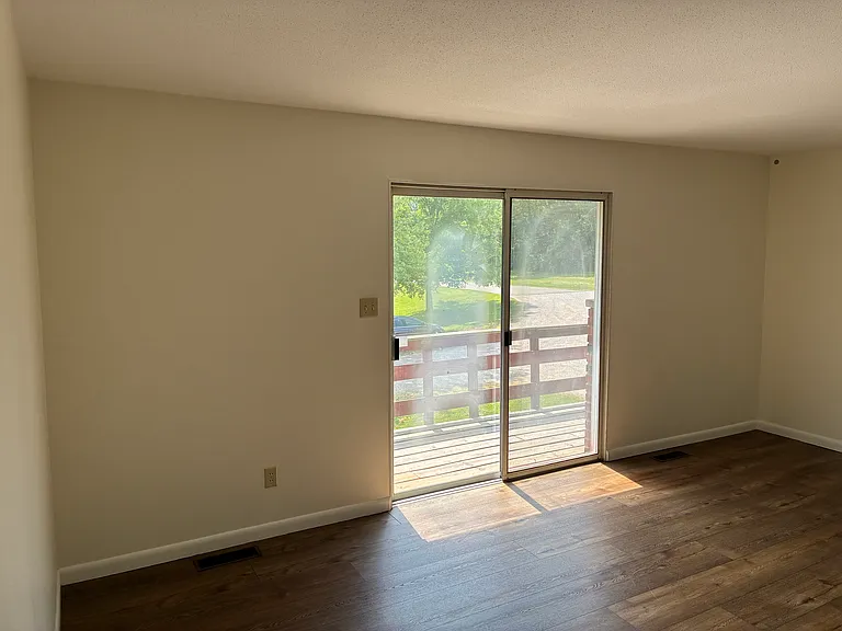 774 W Union St #5 — Photo 13