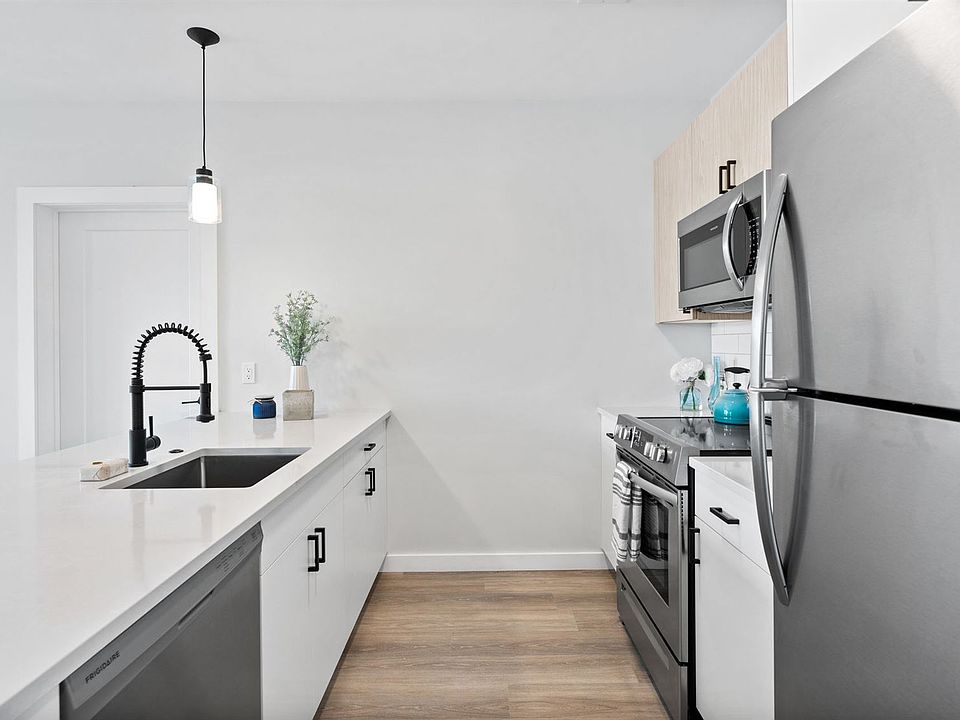 1st image of 10-26 Somerset Ave #302