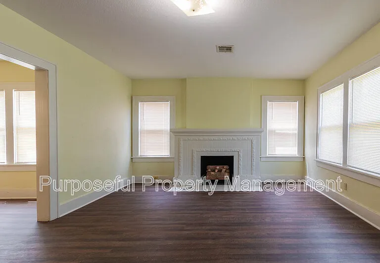728 NE 15th St — Photo 4